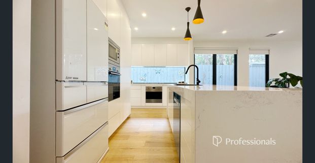 Enjoy The Luxury Lifestyle - Photo 1