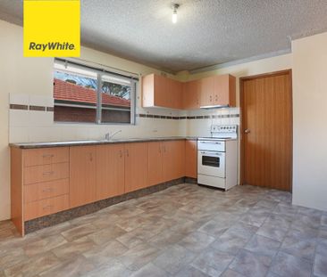 Spacious Unit with Everyday Convenience - Photo 4