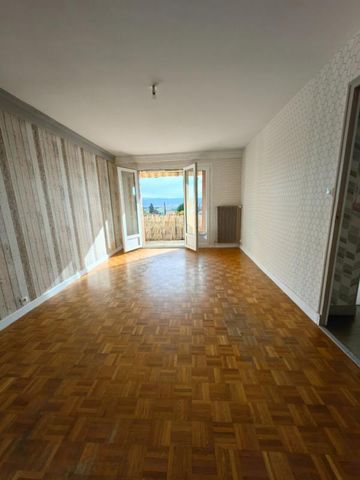 À louer appartement 5 pièces - 1 er étage- dans maison composée de deux appartements - Photo 2