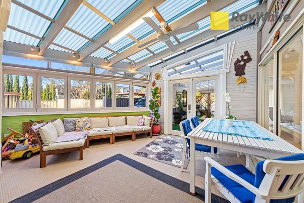 Spacious 4-Bed Family Home with Triple Garage in Peaceful Riverstone - Photo 1