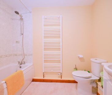 2 bedroom barn conversion to rent - Photo 6