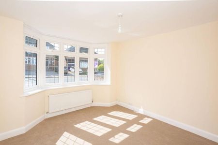 3 bedroom detached house to rent - Photo 2