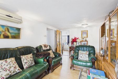 1 Bedroom - Photo 3