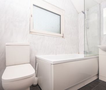 3 bedroom terraced house - Photo 6