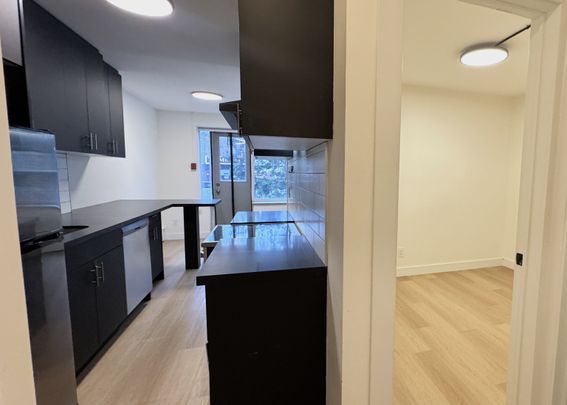 For Lease - 420 Eglinton Avenue Unit# 401, Toronto, Ontario - Photo 1