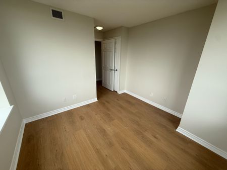 For Lease - 2365 Central Park Drive Unit# 409, Oakville, Ontario - Photo 3