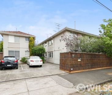 Ground floor one bedroom with courtyard - Photo 3
