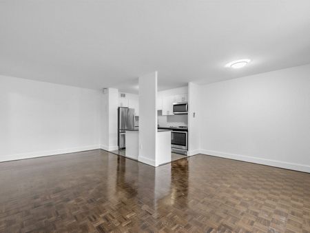 For Lease - 35 Walmer Road Unit# 202, Toronto, Ontario - Photo 2