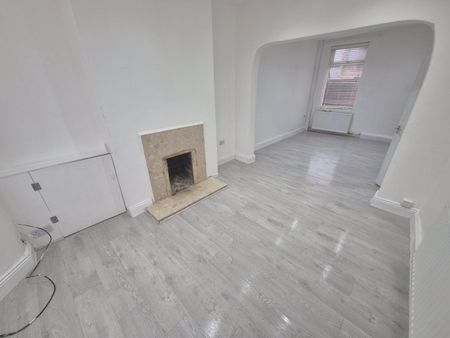 3 Bed Terraced House, Hemans Street, L20 - Photo 3