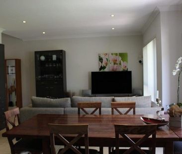 3 Bedroom Townhouse 100m to Westfield Carindale - Photo 6