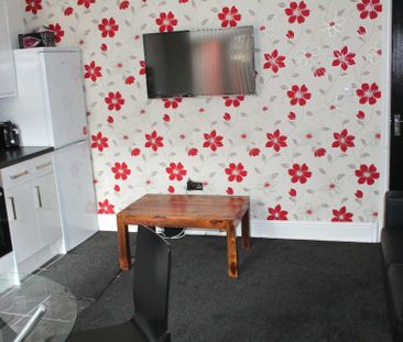 Deyne Street, Salford - Photo 5