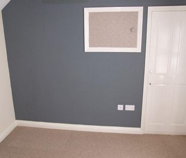 2 bedroom semi-detached house to rent - Photo 6