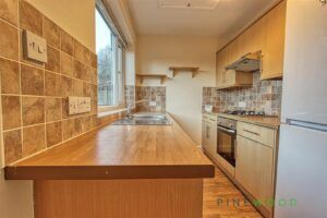 1 BEDROOM Bungalow - Detached - Photo 4