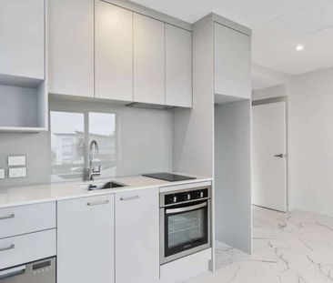 Near-New One-Bedroom Unit with Gorgeous Views - Photo 1