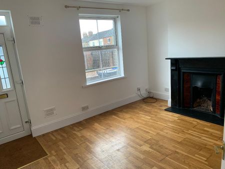 2 bedroom terraced house to rent - Photo 3
