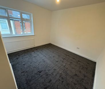 2 bed Terraced - To Let - Photo 6