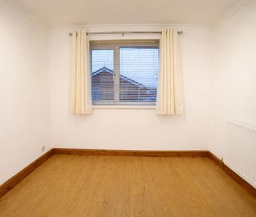 2 bedroom Flat To Let Total Size: 581 SQ FT - Photo 2