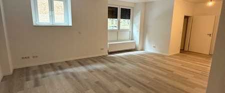 Erstbezug nach Sanierung! Besondere 2-Zimmer-Wohnung in zentrumnaher Lage mit Freisitz - Foto 1