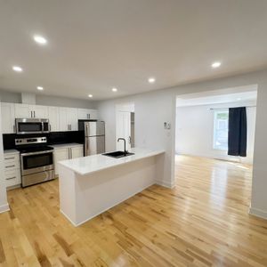 3½ For Rent — Ville-Marie — $1850/mo - Photo 3