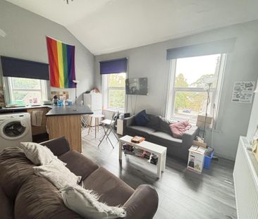 4 bedroom flat to rent - Photo 3