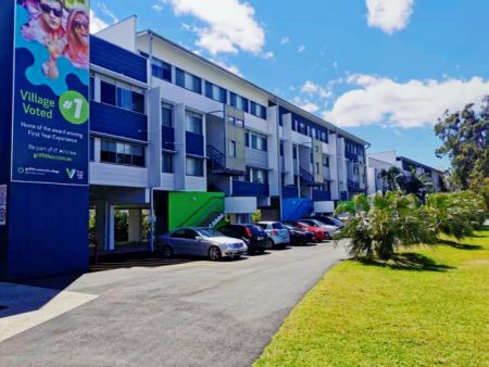 5 Bedroom Apartment (2 bathroom) - Photo 5