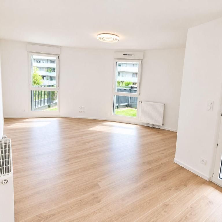 NOUVEAUTE TRENTE CINQ NOTAIRES- A LOUER- PLEIN CENTRE-VILLE DE BRUZ ET TOUTES COMMODITES DIREC... - Photo 1