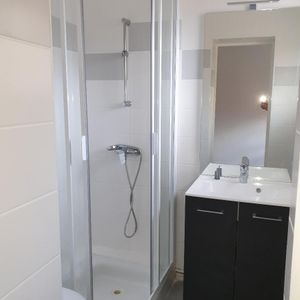 Location Appartement 1 pièce 17m² CHALON SUR SAONE 71100 - Photo 3