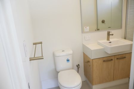 New Build Property Located Close to Everything! - Photo 2