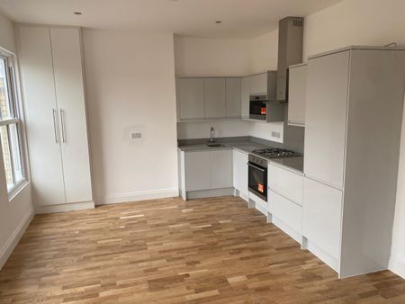 3 Bed Flat, St. Asaph Road, SE4 - Photo 4