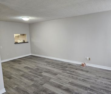For Lease - 2460 Eglinton Avenue Unit# 219, Toronto, Ontario - Photo 3