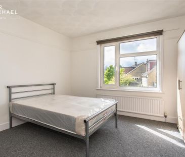 6 bedroom detached house to rent - Photo 3