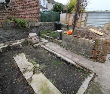 House - Terraced For Rent Fox Street, Treharris - Photo 4