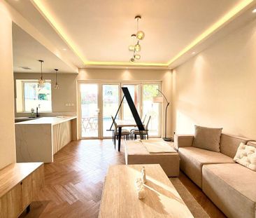 Exclusive l Opposite Park and Pool l Furnished - Photo 4