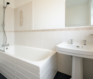4 bedroom semi-detached house to rent - Photo 6 | Rentumo