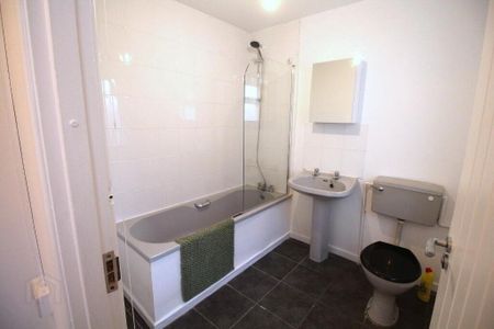 11 Devon Drive, Belfast, BT4 1LF - Photo 3