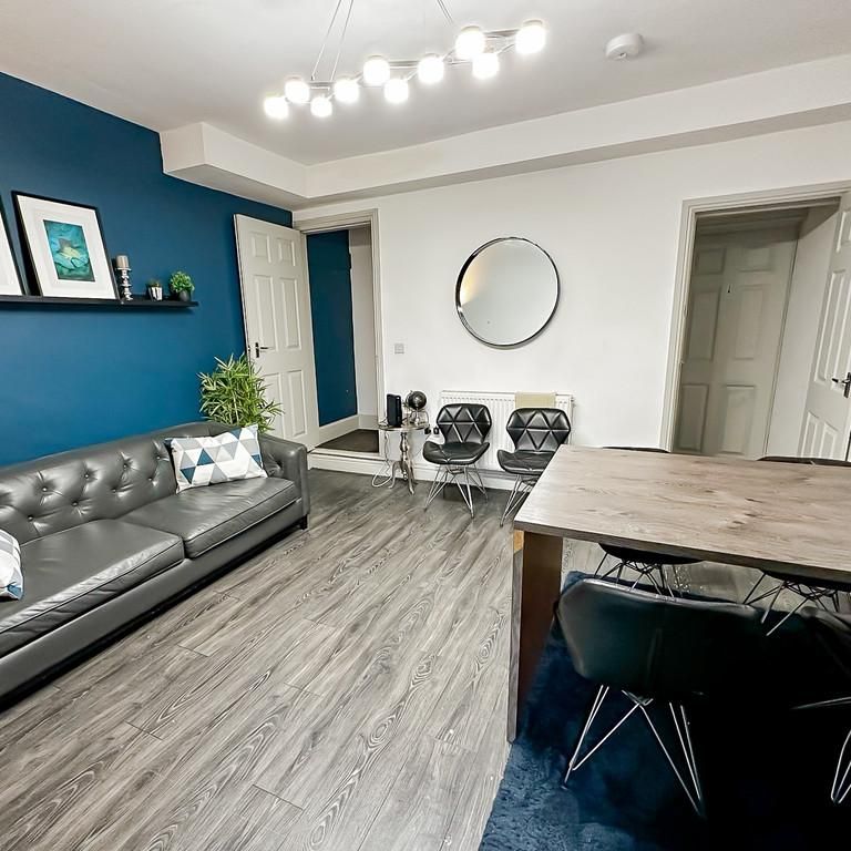 1 bedroom in a house share to rent - Photo 1