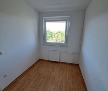 Seniorengerechte 2 Raum- Wohnung mit Aufzug in Bitterfelder Innenstadt - Photo 2