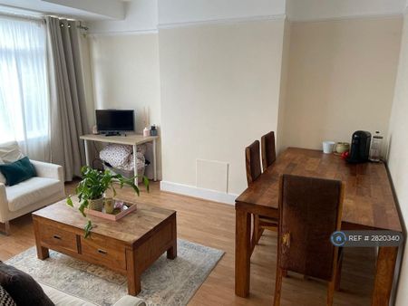 3 bedroom terraced house to rent - Photo 3
