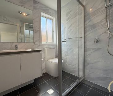 Brand New 4 Bedroom Home, Located in Austral! - Photo 5