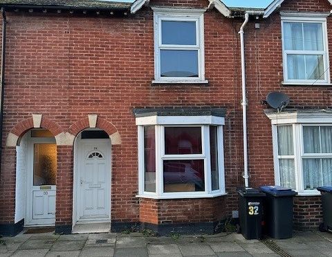 Martyrs Field Road Room 1 - Photo 1