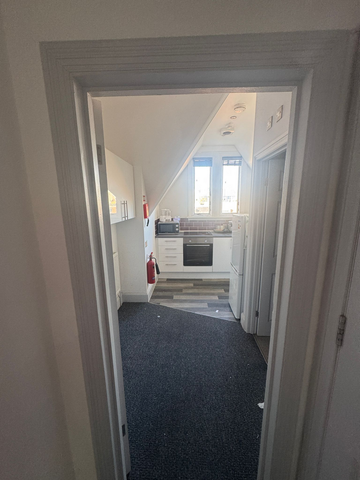 1 bedroom flat to rent - Photo 4