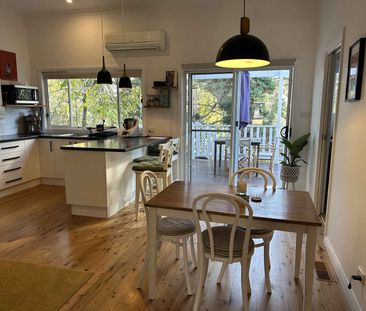 FURNISHED 3 BEDROOM COTTAGE - Photo 4