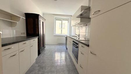 Karmeliterplatz-Charme trifft modernen Komfort – 2-Zimmer-Neubauwohnung mit Stellplatz im Innenhof. - Photo 5