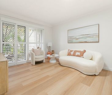 Coastal Living in the Heart of Surfers Paradise - Photo 1