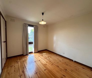 Immaculate Family home in prefect location. - Photo 4