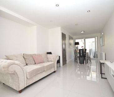 3, Southleigh Garth, Leeds, West Yorkshire, LS11 5XJ - Photo 3