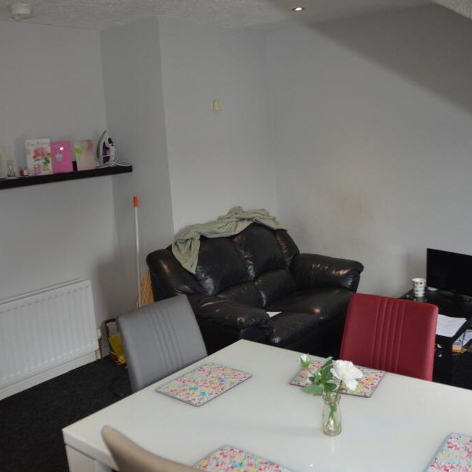 Flat 3-65 Wellesley Avenue, Belfast, BT9 6DG - Photo 1