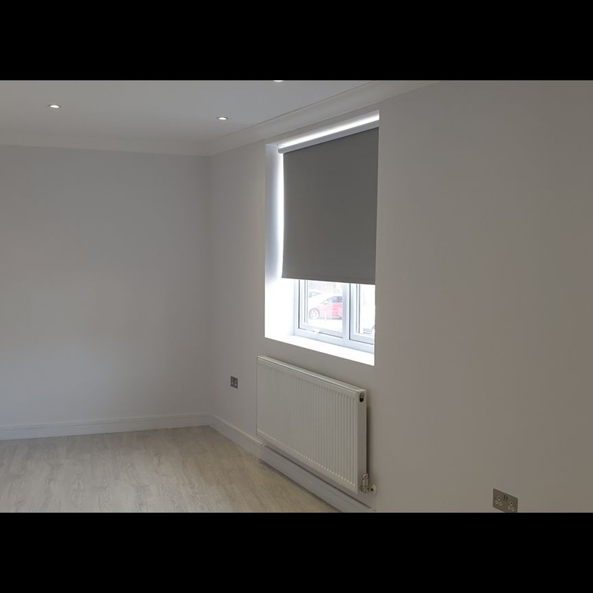 1 Bed Flat, Cairns Road, SW11 - Photo 1