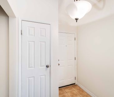 For Lease - 10 Claudette Gate, Hamilton, Ontario - Photo 5