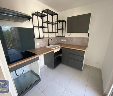 Location Appartement 2 pièces SOLLIES PONT 83210 - Photo 3